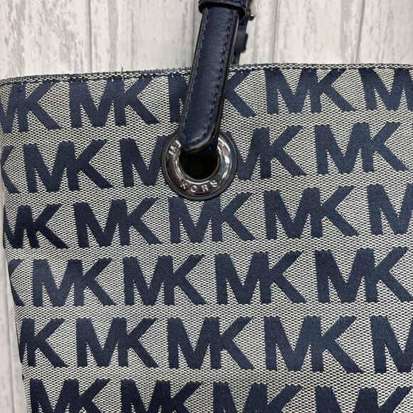 Womens Michael Kors Signature Navy Small Tote - Picture 2 of 13